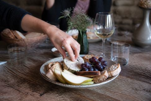 Prévoir ses arrêts gourmands : conseils pour explorer la gastronomie locale