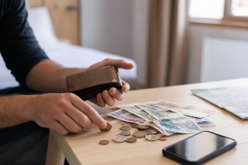 Gérer son argent à l’étranger : méthodes et erreurs à éviter