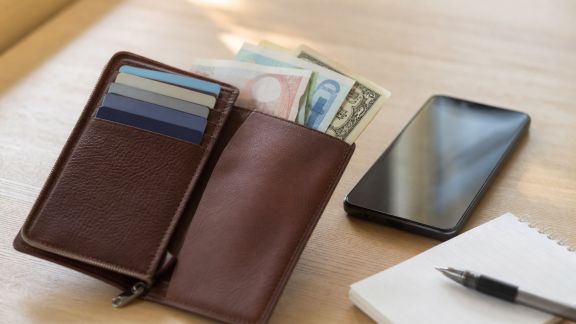 Réduire ses frais bancaires à l’étranger : astuces essentielles