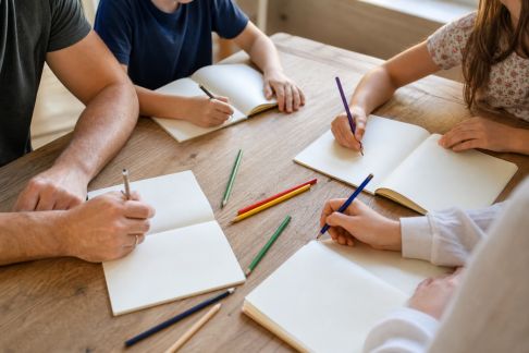 Carnet de route : conseils pour tenir son journal de voyage en famille